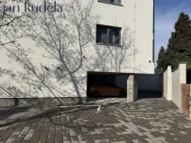 Pronájem garážového stání, Brno - Židenice, Líšeňská, 13 m2