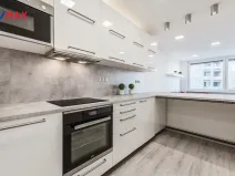 Prodej bytu 2+kk, Praha - Černý Most, Breitcetlova, 46 m2