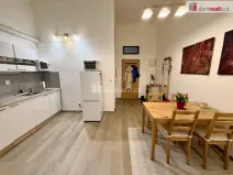 Pronájem bytu 1+1, Praha - Žižkov, Husitská, 42 m2