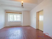 Prodej bytu 2+1, Teplá, Masarykovo náměstí, 146 m2