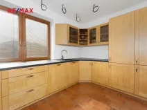 Prodej rodinného domu, Bánov, 197 m2