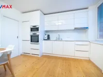 Prodej bytu 2+kk, Hradec Králové - Pražské Předměstí, Oskara Nedbala, 46 m2