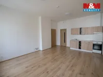 Pronájem bytu 1+kk, Jindřichův Hradec - Jindřichův Hradec I, nám. Míru, 30 m2