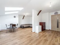 Prodej bytu 3+kk, Studená, nám. Sv. J. Nepomuckého, 117 m2