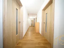 Prodej bytu 3+kk, Studená, nám. Sv. J. Nepomuckého, 117 m2