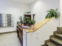 Pronájem kanceláře, Praha - Karlín, Thámova, 154 m2