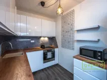 Pronájem bytu 2+kk, Praha, Augustinova, 46 m2