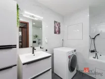 Prodej bytu 3+1, Praha - Černý Most, Doležalova, 78 m2