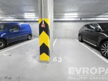 Pronájem garážového stání, Praha - Žižkov, Jeseniova, 13 m2