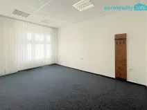 Pronájem kanceláře, Mariánské Lázně, třída Vítězství, 48 m2