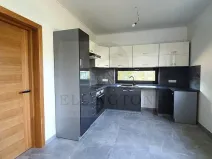 Pronájem rodinného domu, Ohrobec, V zahrádkách, 226 m2