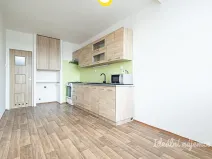 Pronájem bytu 3+1, Praha - Prosek, Vysočanská, 74 m2