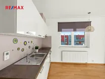 Pronájem bytu 1+kk, Praha - Řeporyje, Kakosova, 35 m2