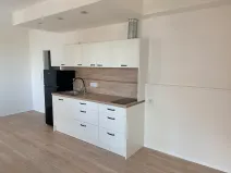 Pronájem bytu 1+kk, Praha - Hlubočepy, Fabiánové, 31 m2
