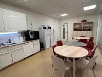 Pronájem kanceláře, Praha - Holešovice, Dělnická, 1251 m2