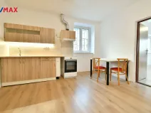 Pronájem bytu 1+1, Nová Paka, Masarykovo náměstí, 50 m2