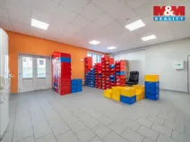 Pronájem kanceláře, Plzeň - Božkov, Božkovské náměstí, 382 m2