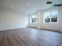 Prodej bytu 2+1, Milovice, Topolová, 66 m2