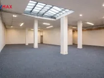 Pronájem obchodního prostoru, Zlín, třída Tomáše Bati, 180 m2