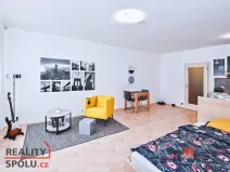 Pronájem bytu 1+kk, Praha, Trmická, 40 m2