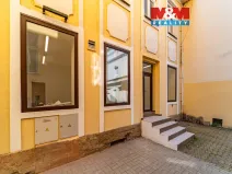 Pronájem obchodního prostoru, Mariánské Lázně, Hlavní třída, 76 m2