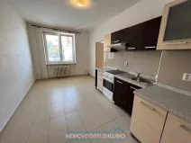 Pronájem bytu 2+kk, Znojmo, nám. Kpt. Otm. Chlupa, 42 m2