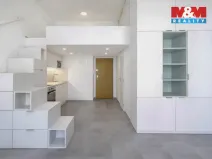 Pronájem bytu 1+kk, Praha - Karlín, Pernerova, 26 m2