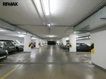 Pronájem garážového stání, Praha - Dejvice, Lindleyova, 16 m2