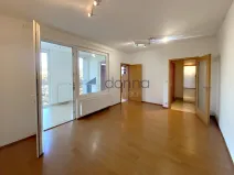 Pronájem bytu 1+1, Praha, Nademlejnská, 35 m2