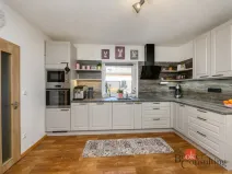 Prodej rodinného domu, Koloveč, nám. Svobody, 160 m2