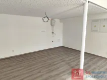 Pronájem obchodního prostoru, Znojmo, Vídeňská třída, 28 m2