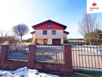 Prodej rodinného domu, Křídla, 250 m2