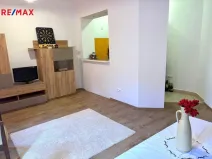 Pronájem bytu 2+kk, Karlovy Vary, Bělehradská, 37 m2