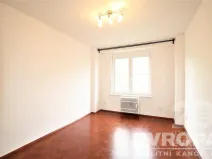 Pronájem bytu 2+kk, Praha - Žižkov, Biskupcova, 39 m2