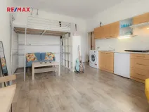 Pronájem bytu 1+kk, Praha - Vršovice, Orelská, 24 m2