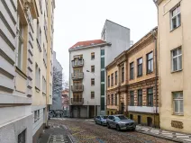 Pronájem garážového stání, Praha - Žižkov, Dalimilova, 13 m2