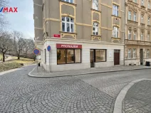 Pronájem obchodního prostoru, Karlovy Vary, Hynaisova, 42 m2