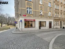 Pronájem obchodního prostoru, Karlovy Vary, Hynaisova, 42 m2