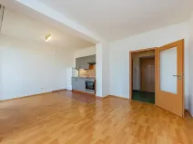 Pronájem bytu 1+kk, Praha - Kyje, Sicherova, 33 m2