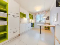 Prodej bytu 2+1, Ostrov, Klicperova, 77 m2