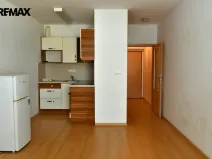 Pronájem bytu 1+kk, Hradec Králové - Třebeš, Svatojánská, 30 m2