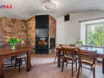 Prodej zemědělské usedlosti, Hluboké Dvory, 300 m2