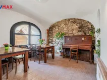 Prodej zemědělské usedlosti, Hluboké Dvory, 760 m2