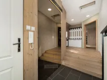 Prodej bytu 4+1, České Budějovice - České Budějovice 5, tř. Čsl. legií, 145 m2