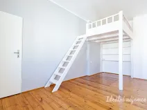 Pronájem bytu 1+kk, Praha, Jaromírova, 35 m2