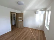 Pronájem bytu 2+1, Klášterec nad Ohří - Miřetice u Klášterce nad Ohří, Švermova, 66 m2