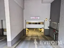 Pronájem garážového stání, Praha - Vršovice, Petrohradská, 16 m2