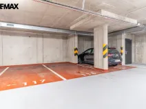 Pronájem garážového stání, Praha - Hrdlořezy, V třešňovce, 13 m2