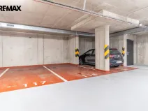 Pronájem garážového stání, Praha - Hrdlořezy, V třešňovce, 13 m2