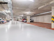 Pronájem garážového stání, Praha - Hrdlořezy, V třešňovce, 13 m2